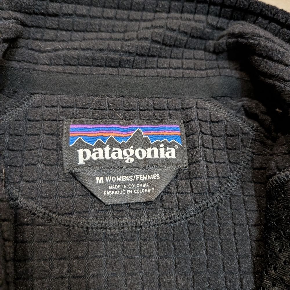 Patagonia Women's M R1 Fleece Pull Over 1/2 Zip Black Company Logo - Picture 4 of 8